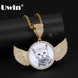 UWIN CZ круглый кулон Po на заказ, ожерелье с золотыми крыльями, твердая задняя часть, полностью замороженный кубический цирконий, ювелирные изделия в стиле хип-хоп, подарки 240119