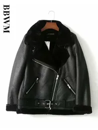 毛皮の機関車レトロベルトライディングウィンターレディースジャケット長袖のラペルパッド入り温かい黒のジップシックな女性コートトップ240124