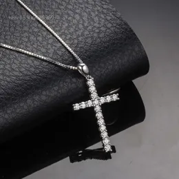 Starsgem Necklace Jewelry 14K White Gold Moissanite Diamond Necklace Jesus Christ Charm Cross Pendant