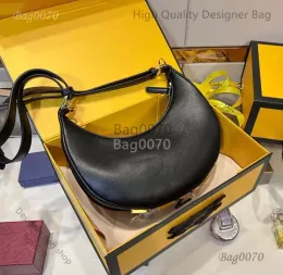 Designer tas draagtas Damestas Klassieke designertas Nieuwe draagbare damestas Letter Bedrukt Enkele schoudertas Crescent Bag Onderarmtas 02