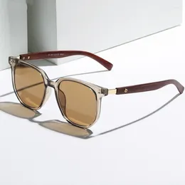 نظارة شمسية 2024 الرجعية للرجال أزياء نظارات مربع عتيقة النساء الفاخرة الخشبية المضادة للبليو.