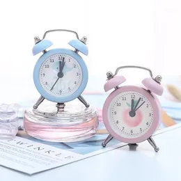 Mini Small Mute Bedside Clocks Retro Snooze Travel Round Dound Desk Desk Alarm مع بطارية للأطفال للطلاب البالغين 12931