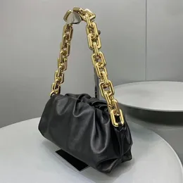 2020 New Brand Soft Genuine Leather Ladies Pouch Bag With Big Metal Chain Messenger Hand Bag for Women newbag555 hualonglin brandb1936