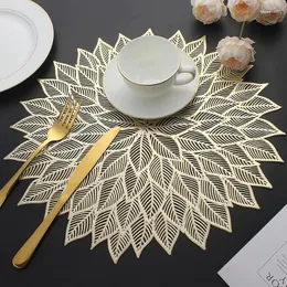 Bordmattor 6/4st Golden Leaf Placemats Modern Restaurant Hollow Decoration PVC Meal Mat Antimat Steak Plate Pad