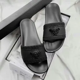 Luxurys Metal Head Logo Rubber Sandal Slippers Womens Office Mens New Sandale Sliders Top Quality Slide Designer Fashion Plate Summer Summer Beach Beach With Box