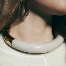 Torques chunky resina brilhante exagerada circular aberto torques gargantilha colar para mulheres meninas liga de metal viagem jóias presentes 2024 novo