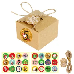 هدية التفاف 24Sets عيد ميلاد عيد الميلاد كرافت مربع عيد الميلاد ديكور صناديق الحلوى مع Advent Calendar رقم ملصق DIY لوازم التغليف