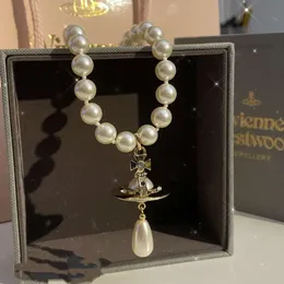 목걸이 Viviane Vivienen Westwoods 디자이너 여성을위한 목걸이 위성 행성 황후 Dowager XIS Water Drop Pearl Necklace Pendant with Three Di