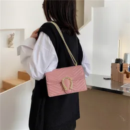 Bolsa feminina elegante Lingge com corrente de ouro transversal ombro duplo bolsa flip versátil