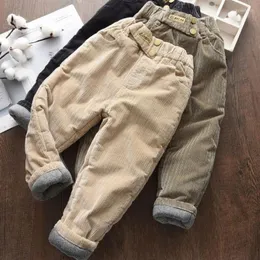 Byxor Vinterbarn Solid Fleece Cargo Pants for Boys Thicken Warm Sweatpants 2 Y Uny Child Clothes Autumn Girl Ankel Längd