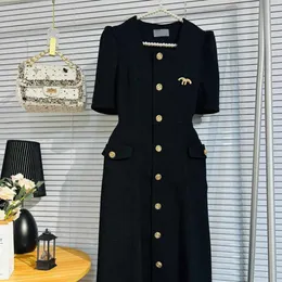 여자 드레스 디자이너 드레스 패션 금속 펜던트 검은 gustier 캐주얼 슬림 버튼 짧은 슬리브 드레스
