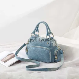 Axelväskor 2023 Ny i sommaren Soulder Bag for Women Luxury Designer and Bag Purse Casual Style Denim Material Kudde Sape Crossbody Bagqwertyui45