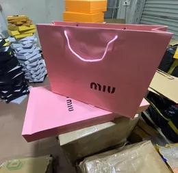 Designer Pink Packaging Box Classic Letter Logo Clothing Packaging Box Storage Handheld Paper Bag Girl's Heart Present Packaging Bag