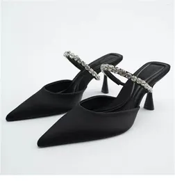 Sandaler sommar svart strass spetsade grunt munhöga klackar kvinnlig fin med paket huvudmueller skor