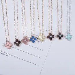 Designer Necklace Luxury jewelry Elegant Ladies Banquet with Diamond Clover Necklace Art Mirror Necklace