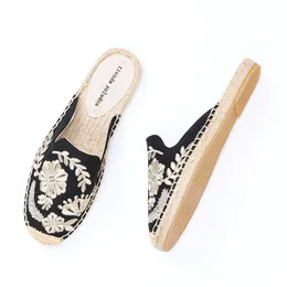 النعال espadrilles للأحذية المسطحة 2021 البغال الحقيقية شرائح القنب الصيفي Flops pantufas de pelucia bichos tienda soludos