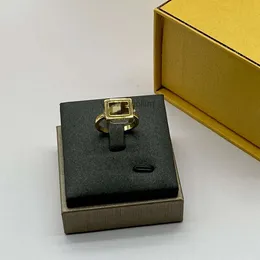 Guldsmyckesdesigner Fends Rings F Type F Letter Diamond Set Open Ring Womens French Light Luxury Temperament Cool Style Personlighet Living Ring