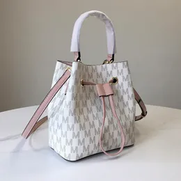 M Tote K tasarımcı kova çantası Michael Crossbody Kor çantaları Khors Korse Marka Lüks Tasarım Vintage Kova Kadınlar Moda Omuz Çantaları Çanak Sak Lüks İş Müşterisi