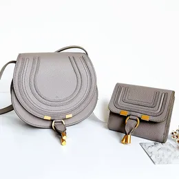 Designer Bag Luxurys handväska sadel Marcie väska kvinnors axel resor cowskin läderväska vintage herr messenger tote koppling magnetiska spänne handväskor crossbody väskor
