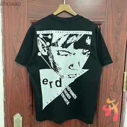 Erkek Tişörtler 24SS Siyah Enfants Riches Depremes T-Shirt Grafiti Portre Mektup Yuvarlak Boyun Cep Kısa Kol Sokak Erkek Kadınlar Erd T Shirts 240130