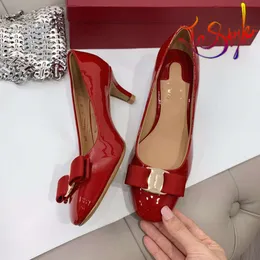 Tasarımcı Ayakkabı Kırmızı Bow Vara Loafers Feragamo Carla 3cm Topuklu Kadınlar Seyahat Partisi Elbise Ayakkabı Üzerinde rahat takım elbise Slip 34-40