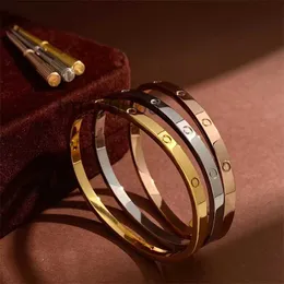 Goldarmband, Designer-Schmuck für Frauen, 6 mm breit, mit Diamantarmbändern, Paar-Armreif aus Titan, klassischer Modeschmuck, Valentinstagsgeschenk IA06