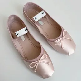 Flache Ballettschuhe, Pariser Ballett-Designer, professionelle Tanzschuhe, Satin-Plateau-Schleife, flacher Mund, einzelne Schuhe, flache Schuhe für Damen