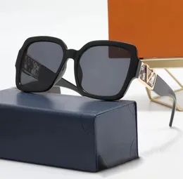 Fashion Sunglasses Summer Beach Glasses Full Frame Letter Design Mens Women 5 Color Good Quality