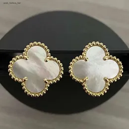 Tasarımcı Küpeler Dört yapraklı yonca lüks küpeler kaplama altın özel gümüş renk moda mücevherler için kadın saplama küpeleri tatlı doğum günü hediyesi çok renkli