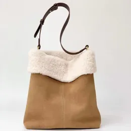 Kvällspåsar Vintage Frosted Cowhide Splice Lamb Wool Bucket Bag Autumn/Winter Fashion Casual Simple Capacity Shoulder For Women