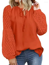 Blusas femininas e topos 2024 na moda com decote em v casual solto pulôver oversize oco-para fora renda manga longa elegante senhora do escritório camisa