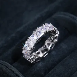 Vitt guld kvinnor Förlovningsring Designer Wedding Ring Party Gifts Shining Cubic Zirconia Diamond Finger Rings Fina smycken