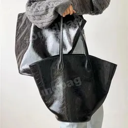 Luxury Genuine Leather Tote Bag for Women: Spacious Casual Top-Grain Cowhide Underarm Bag, Commuter Large Shoulder Bucket Bag - European Fashion, Versatile