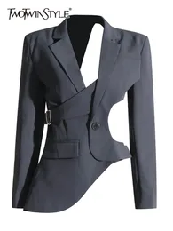 TWOTWINSTYLE, утягивающий пиджак с открытой спиной для женщин, женский блейзер нестандартной формы с зубчатым воротником и длинными рукавами, на пуговицах 240129