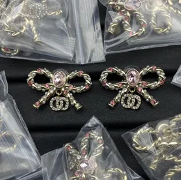 Studs Kolye Kolye Tasarımcısı Bracelcet Hediye Klasik Mektup Kadınlar Erkek Moda Altın Bilezikler Lüksliler Kolyeler Tase Mücevherleri Yeni