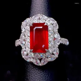 حلقات الكتلة 925 الجنيه الفضي الفضي Red Ruby Gemstone Ring للنساء Anillos de Jewelry الانضمام إلى Party Anel Females