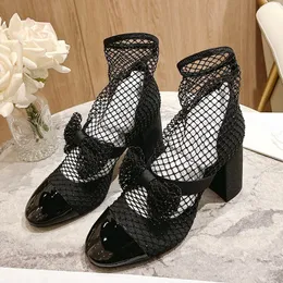 Luxusdesigner Bowtie High Heel Schuhe Frauen Stiefel runde Zehennetz schwarze Weiße Botines Femme süße Party Hochzeitsschuhe Braut Braut