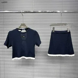 Set di vestiti per ragazze alla moda estate Tute per bambini di design scavato Taglia 100-160 T-shirt e gonna in maglia senza schienale a maniche corte Jan20