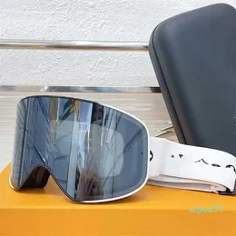 Снегопад Зима Новейшие лыжные очки Устойчивость к ультрафиолетовому излучению Регулируемый ремешок для часов Объектив с модной дизайнерской маской Солнцезащитные очки с оригинальной коробкой