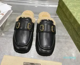 Дизайнерские женские тапочки с пряжкой и квадратным носком, мягкие классические мюли золотистого цвета, черные кожаные туфли на плоской подошве, осенне-зимние меховые туфли, размер 35-40
