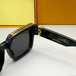 Sonnenbrillenmarke Millionaires Sonnenbrillen Z1165W Quadratische Designer-Sonnenbrille für Herren mit Acetatrahmen, schwarzen Gläsern, tief in geneigter Vorderseite, Slock-Scharnier aus Metall, modisch für Damen