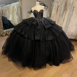 Funkelndes schwarzes Quinceanera-Kleid 2024, Ballkleid, Applikationen, Perlenstickerei, Pailletten, Tüll, gestufter Puffrock, süßes 16-Kleid, Vestidos de 15 Jahre