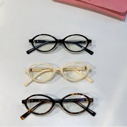 Designer solglasögon för kvinnor ovala formade glasögon kvinnors läsglasögon med rosa låda med modebrev anti blått ljus