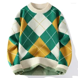 남자 스웨터 2024 가을과 겨울 패션 트렌드 승무원 격자 무늬 스웨터 캐주얼 느슨한 편안한 두꺼운 따뜻한 고품질 니트웨어