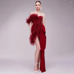 Casual Dresses Women Luxury Sexig One Shoulder Draped Red Feather Mini BodyCon Gowns Dress 2024 Elegant Evening Party Firar Wedding