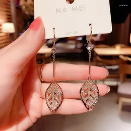 Baumelnde Ohrringe JUWANG Luxus-Doppelblätter-Quasten-Charm-Tropfen für Frauen 14 Karat echte Vergoldung funkelnder Hoop-Modeschmuck