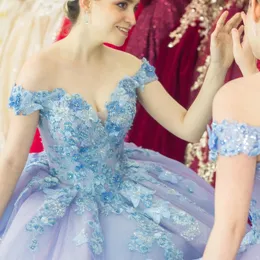 Сверкающее светло-сиреневое платье Quinceanera с открытыми плечами, хрустальными бусинами, цветочной аппликацией, бантом, торжественным днем, Vestidos De 15 Anos