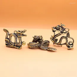 Figurine decorative 1 pz Retro Ottone Zodiaco Drago Ciondolo Portachiavi Ornamento Zaino Appeso Accessori per decorazioni Regalo