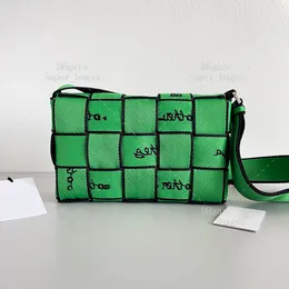 DHgate.com:Mirror-Quality Luxury Crossbody Bag: 25CM