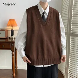 メンズウェア EMBLEM V-NECK KNIT VEST - BROWN Custom Logo Men's V Neck Knitted Sweater Vest with Pocket